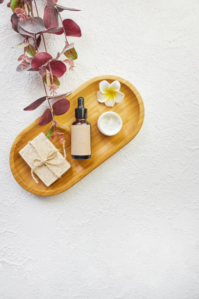 水疗治疗，家庭沐浴程序。浴室设置图片下载