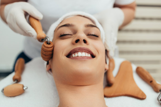 现代面部按摩治疗图片下载