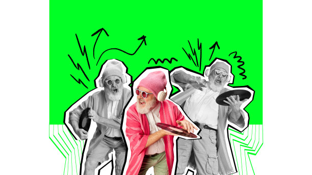 当代艺术拼贴。穿着现代服装的快乐老人跳舞，放着黑胶唱片。Dj图片下载