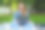 快乐微笑的女学生使用笔记本电脑。回到学校的概念。远程教育遍布全球图片下载
