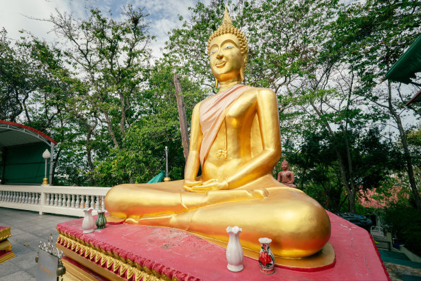 佛像象征着一周中的每一天——星期四图片下载