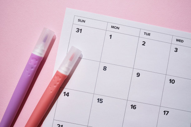 每月的日历。纸上有日期的日历。天计划。周、月、年的时间表。现代的组织者。业务日记。截止日期提醒。日常活动管理。模板和网格图片下载