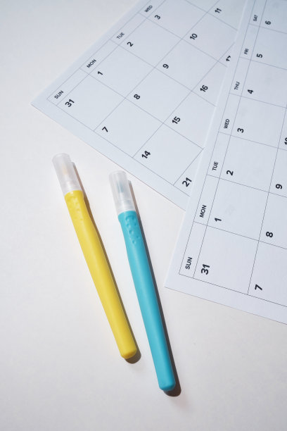 每月的日历。纸上有日期的日历。天计划。周、月、年的时间表。现代的组织者。业务日记。截止日期提醒。日常活动管理。模板和网格图片下载