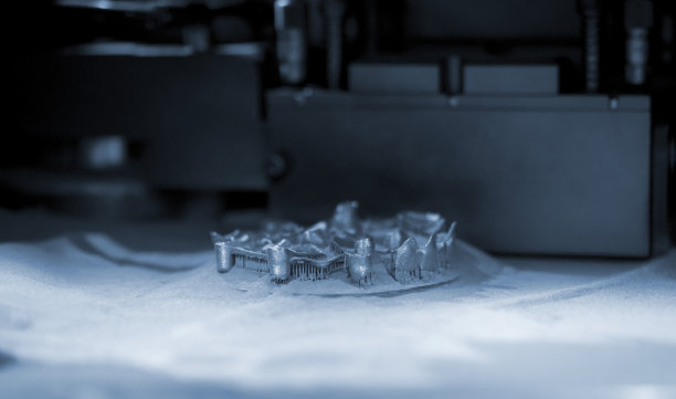 打印平台与对象打印在3d打印机上的金属图片下载