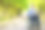 轮椅上的人使用笔记本电脑进行在线工作，残疾自由职业者从事远程项目图片下载
