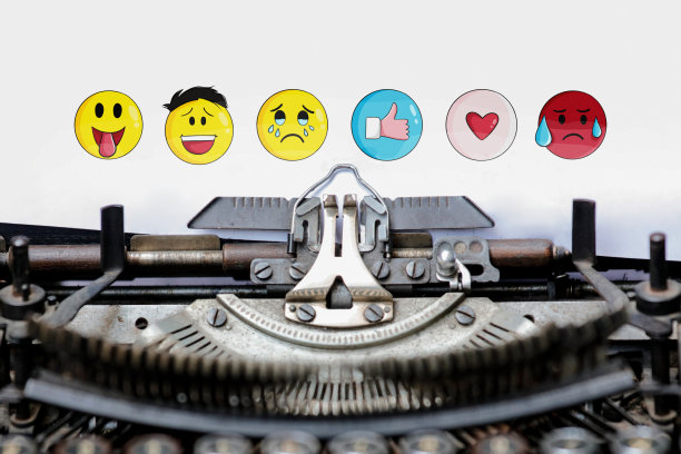 打字机上的表情符号图片下载