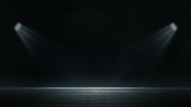 黑暗的舞台表演，蓝色的背景，一个空旷的黑暗场景，激光束，霓虹灯，射灯反射在沥青地板上，工作室的房间里漂浮着烟雾来展示产品。图片下载