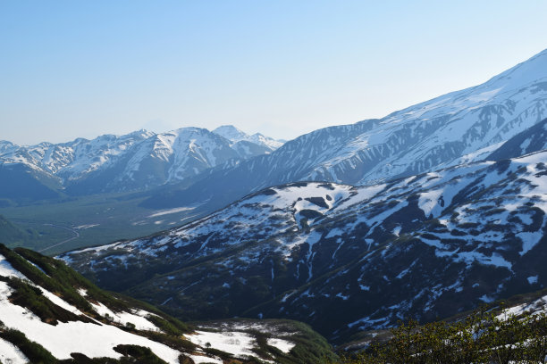 堪察加半岛的雪火山和雪山图片下载