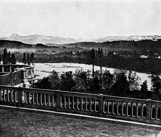 位于法国波城的德波河——19世纪图片下载