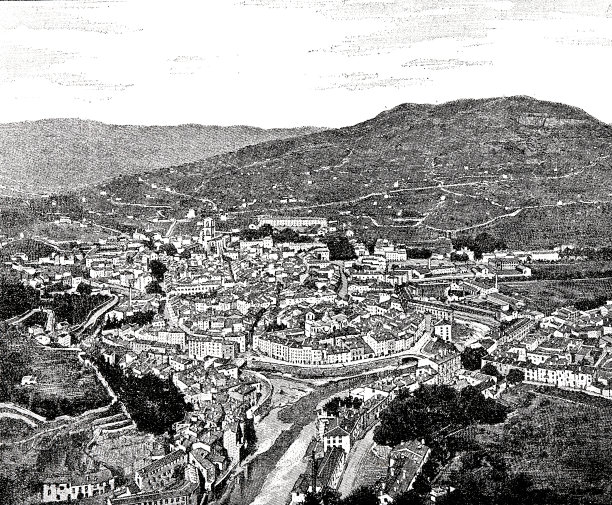 法国Lodève鸟瞰图图片下载