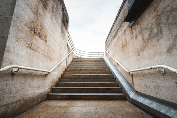 楼的两边都有台阶图片下载