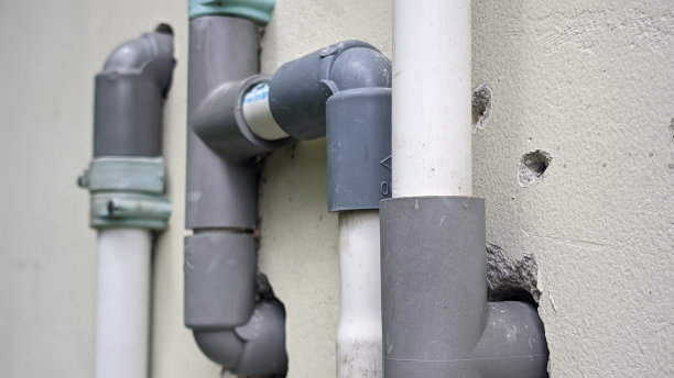 PVC水管，旧水管，住宅排水管图片下载