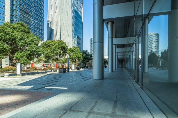 市中心户外的现代办公大楼图片下载