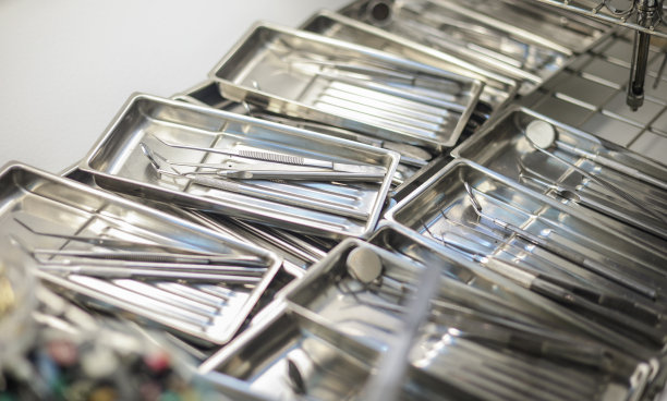 牙医工具。口腔卫生保健理念。图片下载