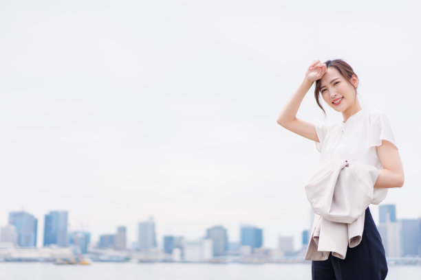 满头大汗的推销员图片下载