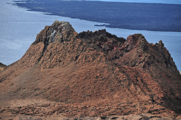 加拉帕戈斯群岛的岩石和大海图片下载