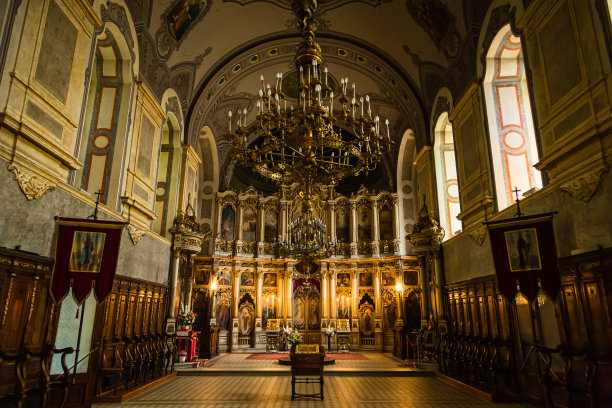 在塞尔维亚诺维萨德圣乔治大教堂的大教堂里图片下载