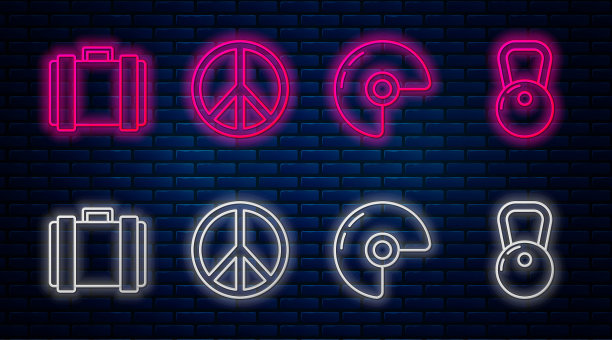 设置线和平，军用头盔，军用弹药箱和壶铃。砖墙上发光的霓虹灯图标。向量图片下载
