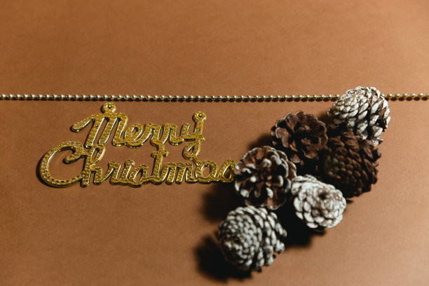 圣诞灯饰与礼盒金星，模糊特写图片下载