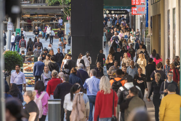 澳大利亚昆士兰州布里斯班皇后街购物中心的购物者图片下载