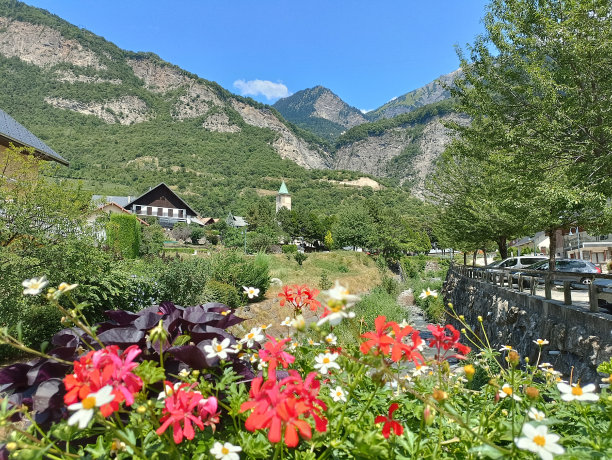 夏天的法国Savoie Maurienne La Tour-en-Maurienne图片下载