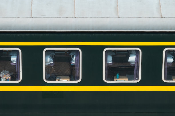 绿色列车窗口特写图片下载