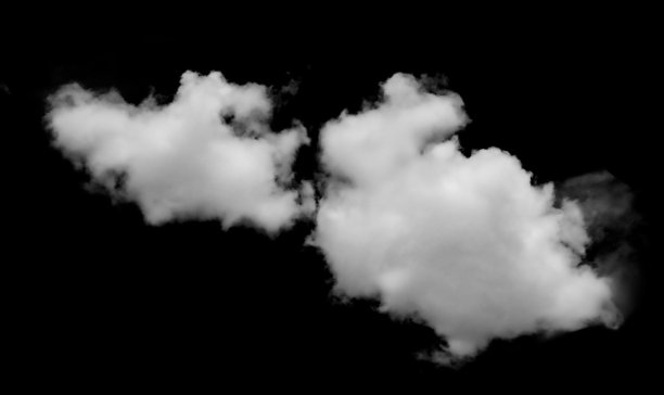 收集白色的云彩，黑色的背景与复制空间。图片下载