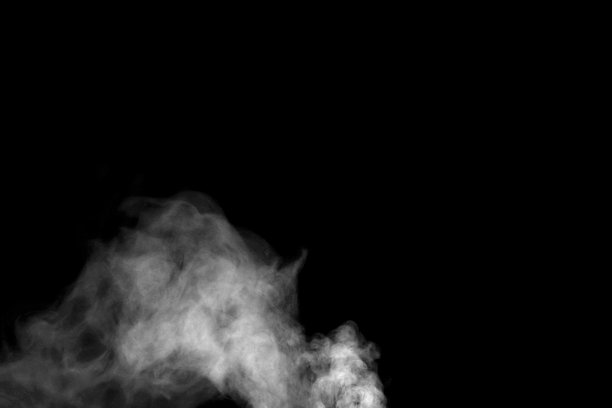 模糊的白色蒸汽在黑色的背景孤立图片下载