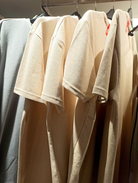 圆领t恤出售图片下载