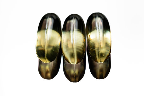 在白色背景上孤立的特写胶囊图片下载