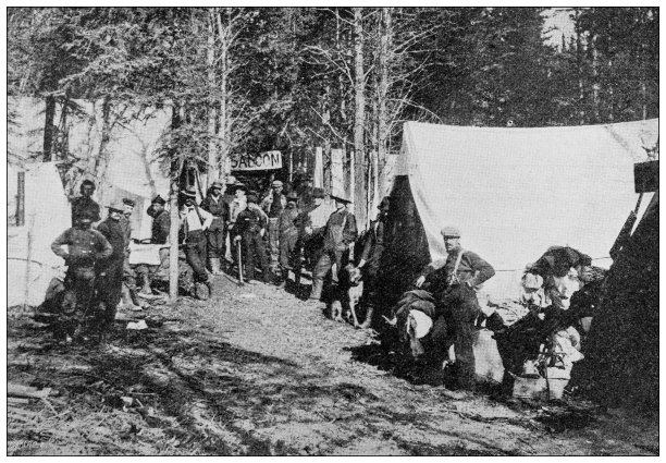 古董图:加拿大育空地区的淘金热。阿特林湖的第一个定居点图片下载