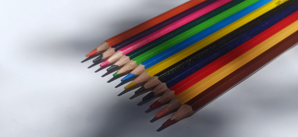 彩色画笔图片下载