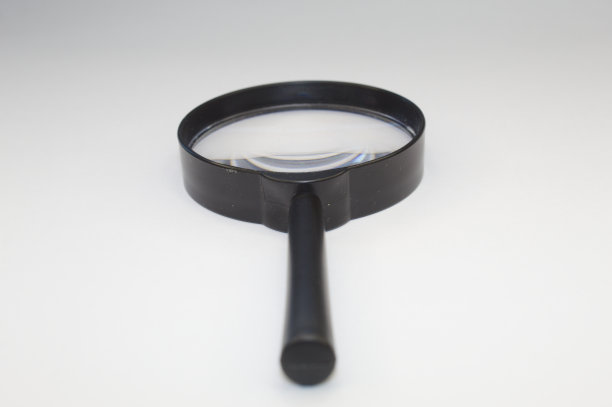 用于阅读或研究的放大镜图片下载