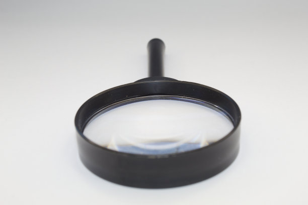 用于阅读或研究的放大镜图片下载