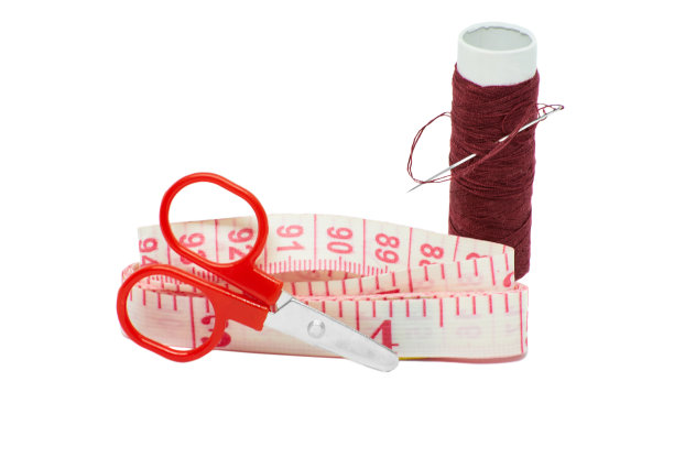 线轴用针、小剪刀和一厘米的线图片下载