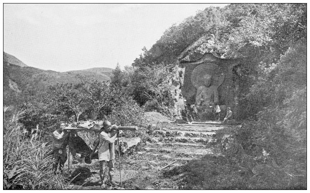 古老的日本旅行照片:自然的雕像图片下载