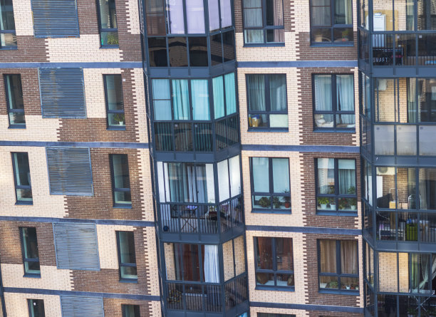 现代住宅区特写镜头。城市图片下载