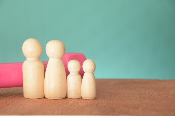 健康家庭在家运动概念。图片下载