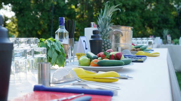 水果鸡尾酒准备工作坊活动图片下载