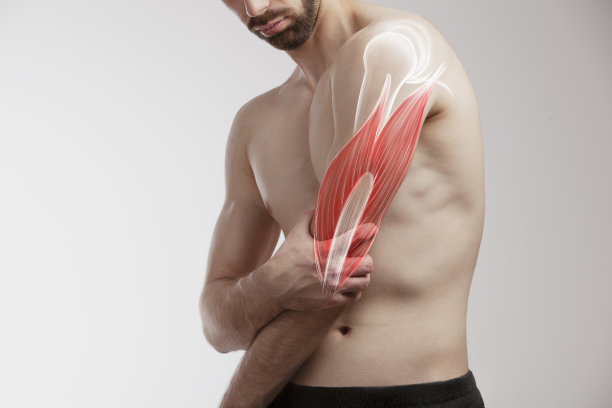 人抱着胳膊疼，人抱着胳膊疼图片下载