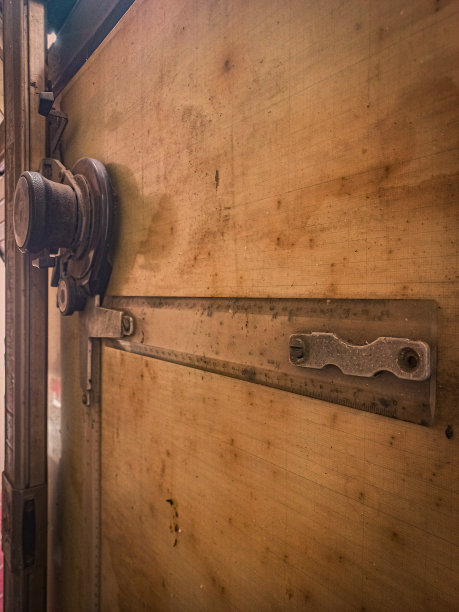 建筑师的图纸表:肮脏和灰尘图片下载