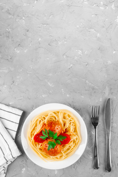 煮肉丸意大利面图片下载