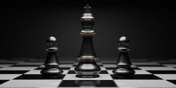 黑色棋子。棋盘上的国王和两个小兵图片下载