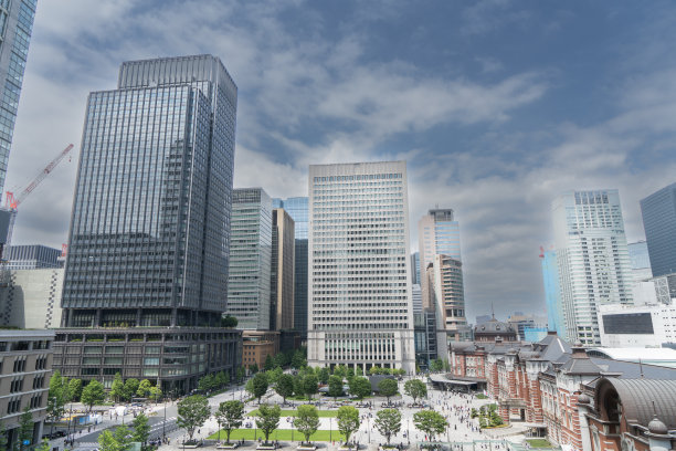 丸之内东京站的商业大厦。图片下载