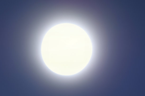 一个抽象的背景图像，月亮在夜空中美丽地闪耀。图片下载