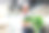 年轻的少女烹饪学生肖像。烹饪课。烹饪教室。快乐的年轻非洲女学生在烹饪学校拿着新鲜的蔬菜做饭。图片下载