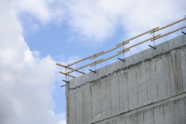 施工现场混凝土墙面粗糙图片下载