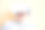 戴着VR眼镜的微笑女孩图片下载