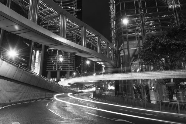 香港市中心夜间交通情况图片下载