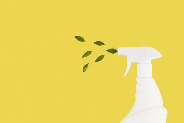 环保喷雾瓶安全清洁与绿叶图片下载